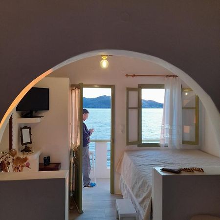 Milos By The Sea - Eco House Plaka  Esterno foto
