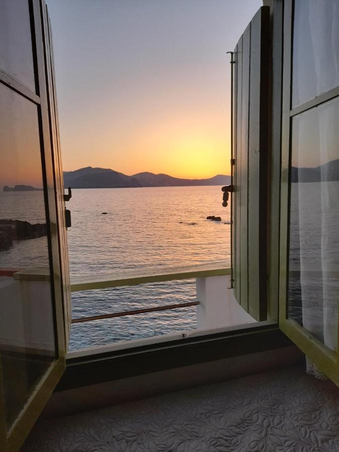 Milos By The Sea - Eco House Plaka  Esterno foto